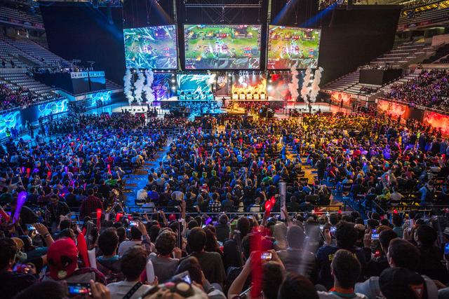 通过举办文 通过举办文